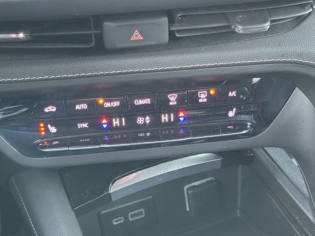 Used 2022 Buick Envision Essence w/ Sport Touring Package image 20