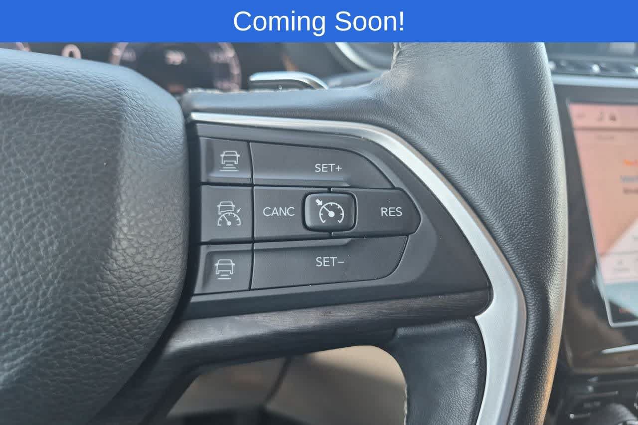 Used 2022 Jeep Grand Cherokee L Limited AWD/4WD image 25