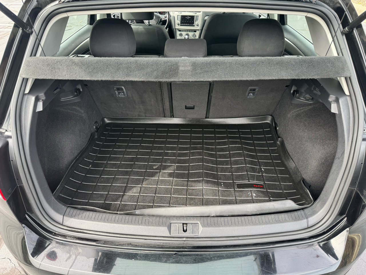 Used 2016 Volkswagen Golf S image 15