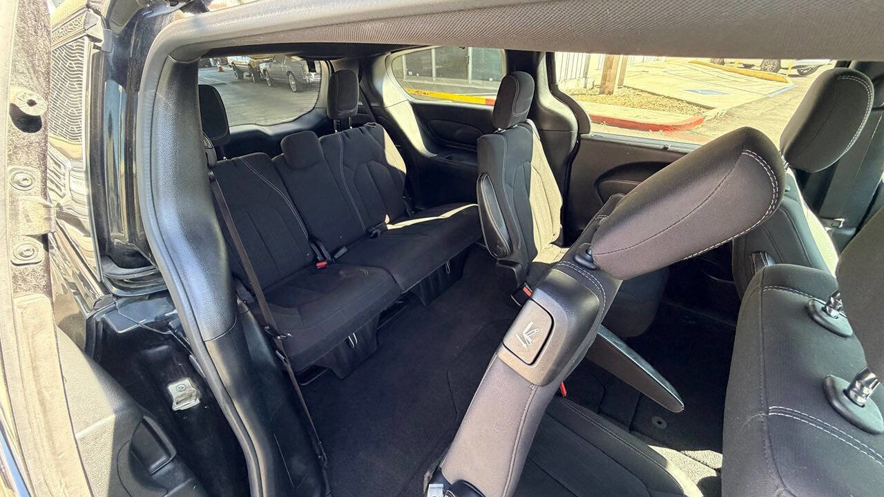 Used 2018 Chrysler Pacifica Touring Plus w/ S Appearance Package image 14