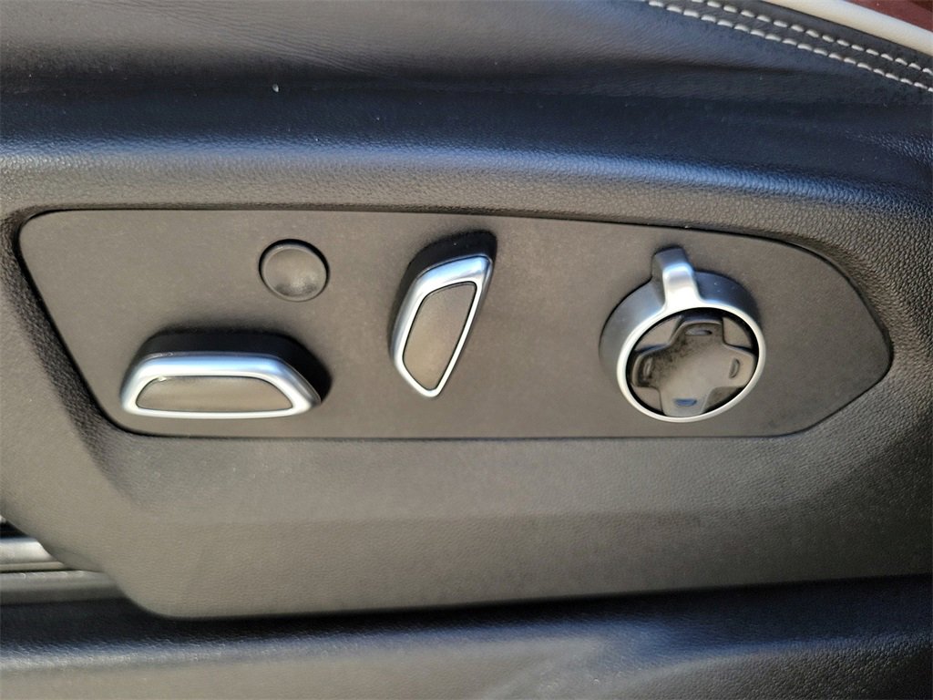 Used 2023 GMC Yukon Denali Ultimate image 20