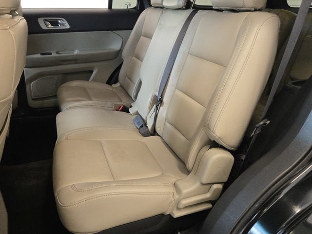 Used 2014 Ford Explorer XLT w/ Equipment Group 202A AWD/4WD image 15