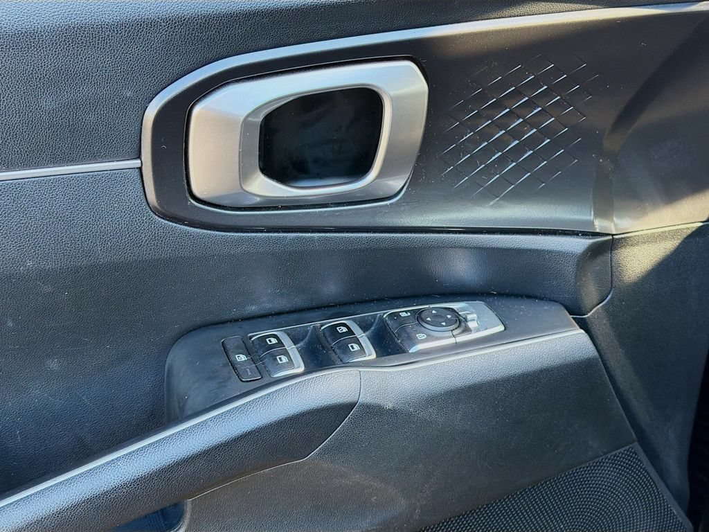 Used 2022 Kia Sorento LX FWD image 24