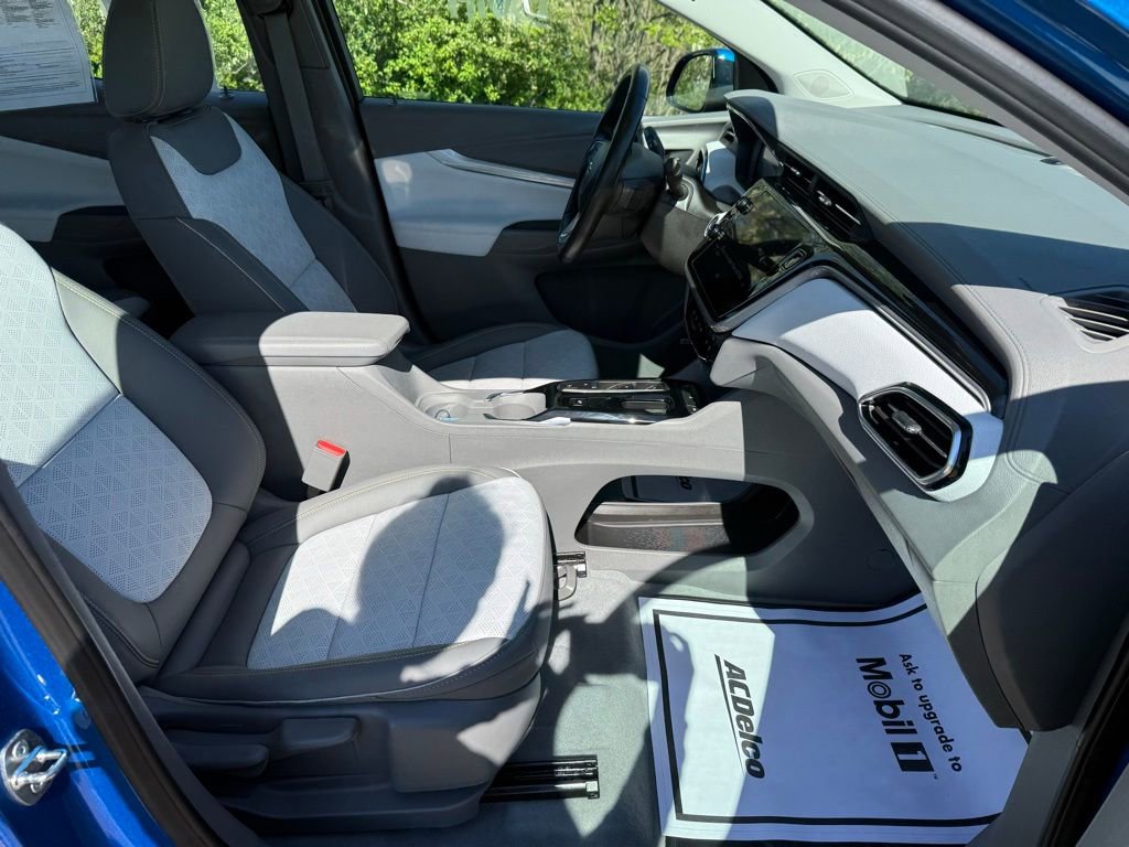 Used 2023 Chevrolet Bolt EUV Premier w/ Sun & Sound Package image 21