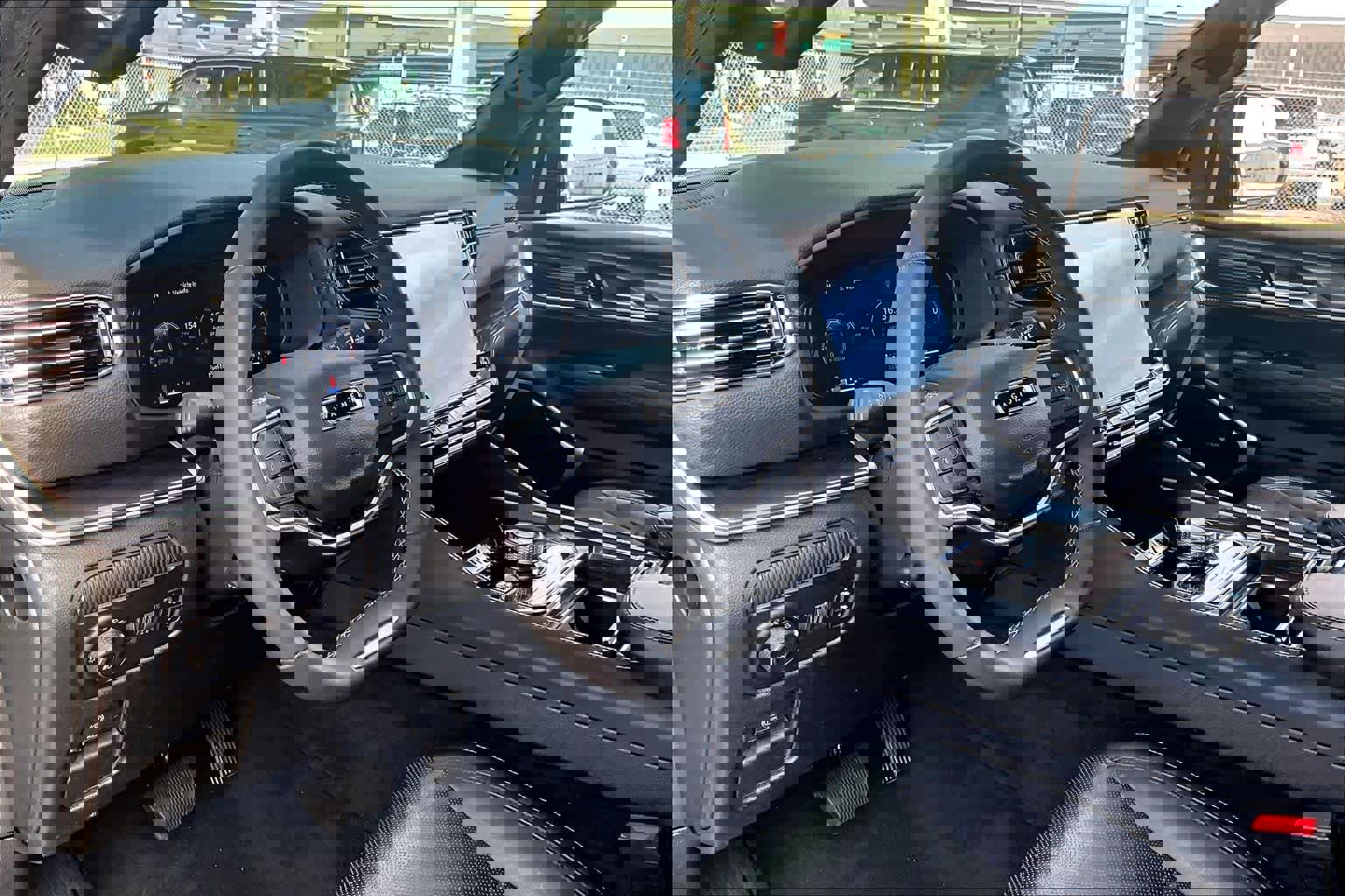 Used 2023 Jeep Wagoneer L 4WD image 14