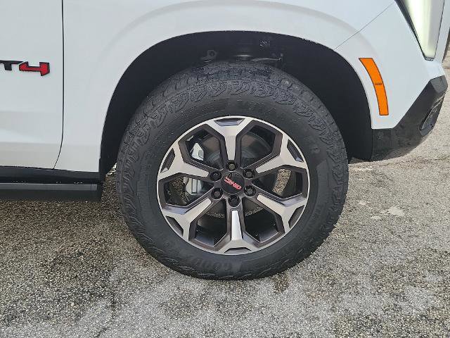 New 2025 GMC Yukon AT4 Ultimate w/ LPO, AT4 Appearance Package image 4