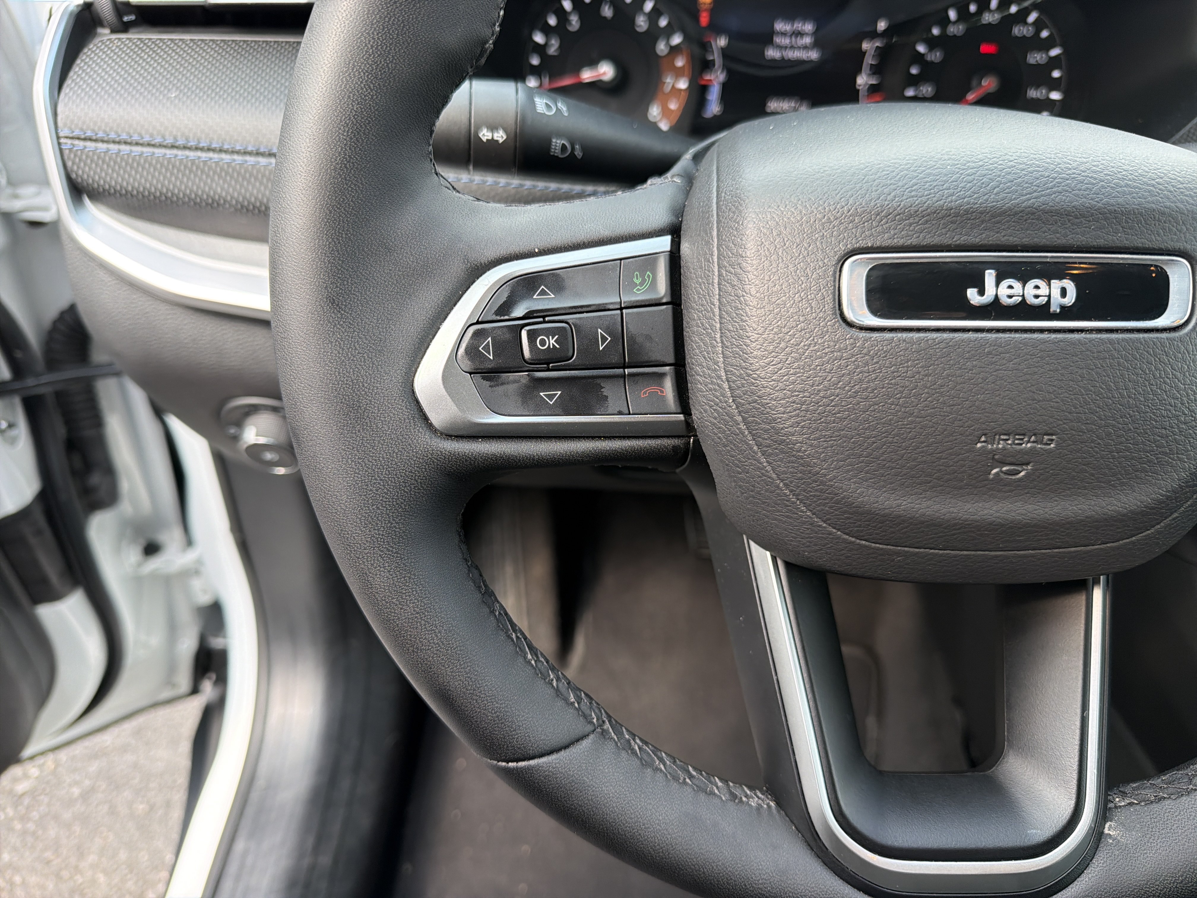 Used 2026 Jeep Compass Limited AWD/4WD image 19