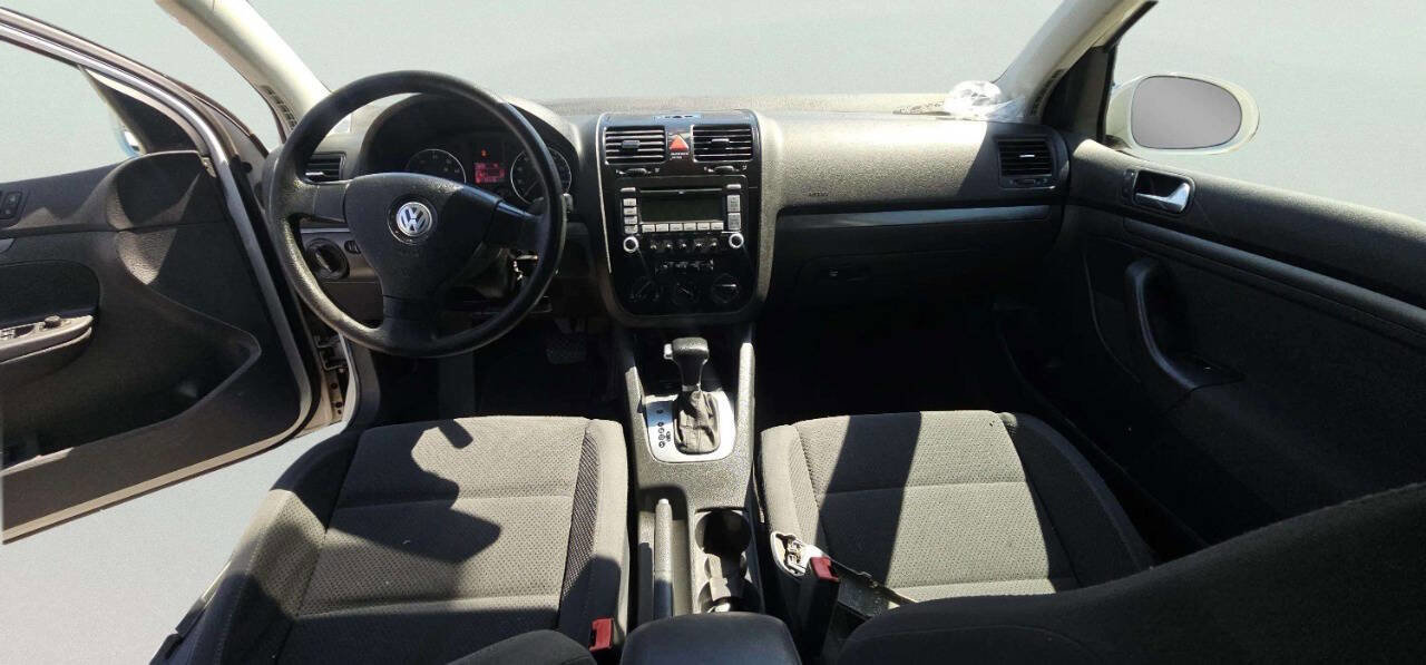 Used 2007 Volkswagen Rabbit 4-Door FWD image 8
