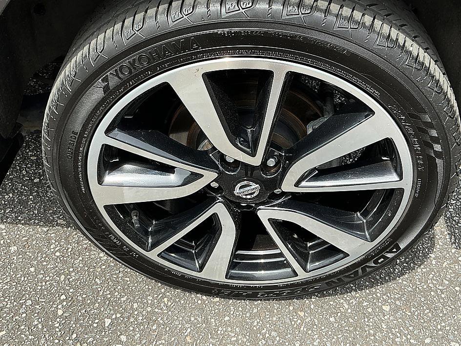 Used 2017 Nissan Rogue Sport SL image 9