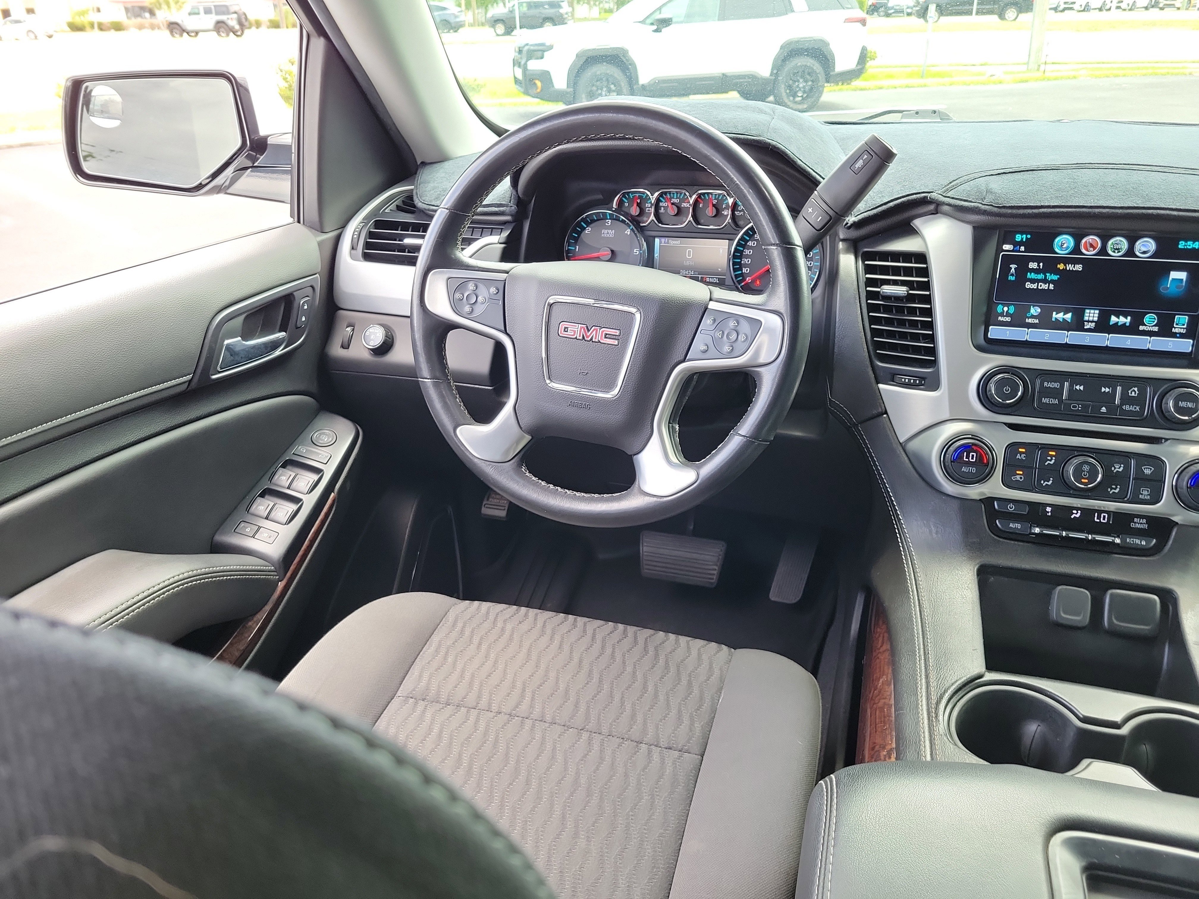 Used 2019 GMC Yukon SLE w/ Convenience Package RWD image 17