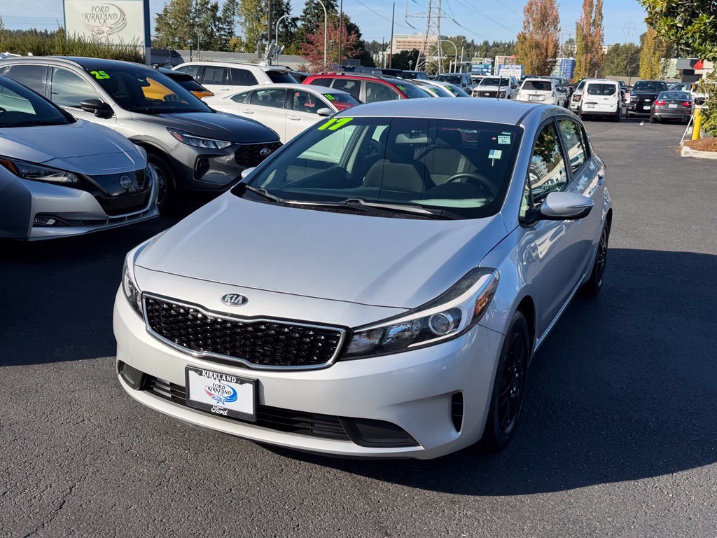 Used 2017 Kia Forte LX FWD image 4