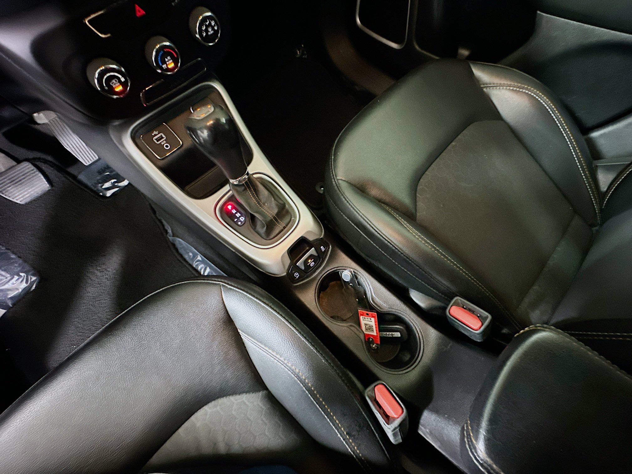 Used 2018 Jeep Compass Latitude FWD image 22