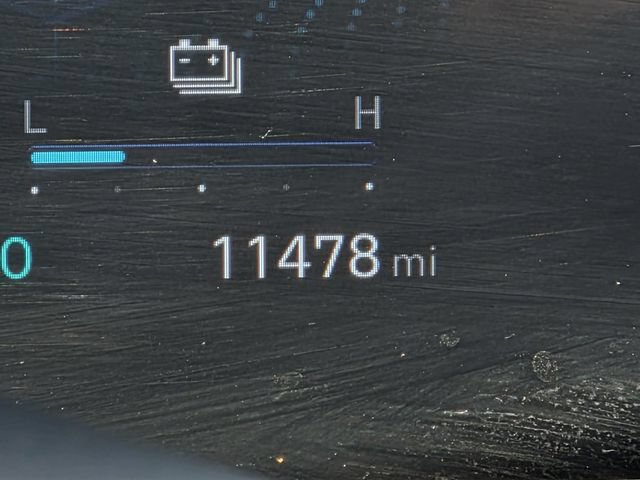 Used 2025 Hyundai Elantra Limited FWD image 16
