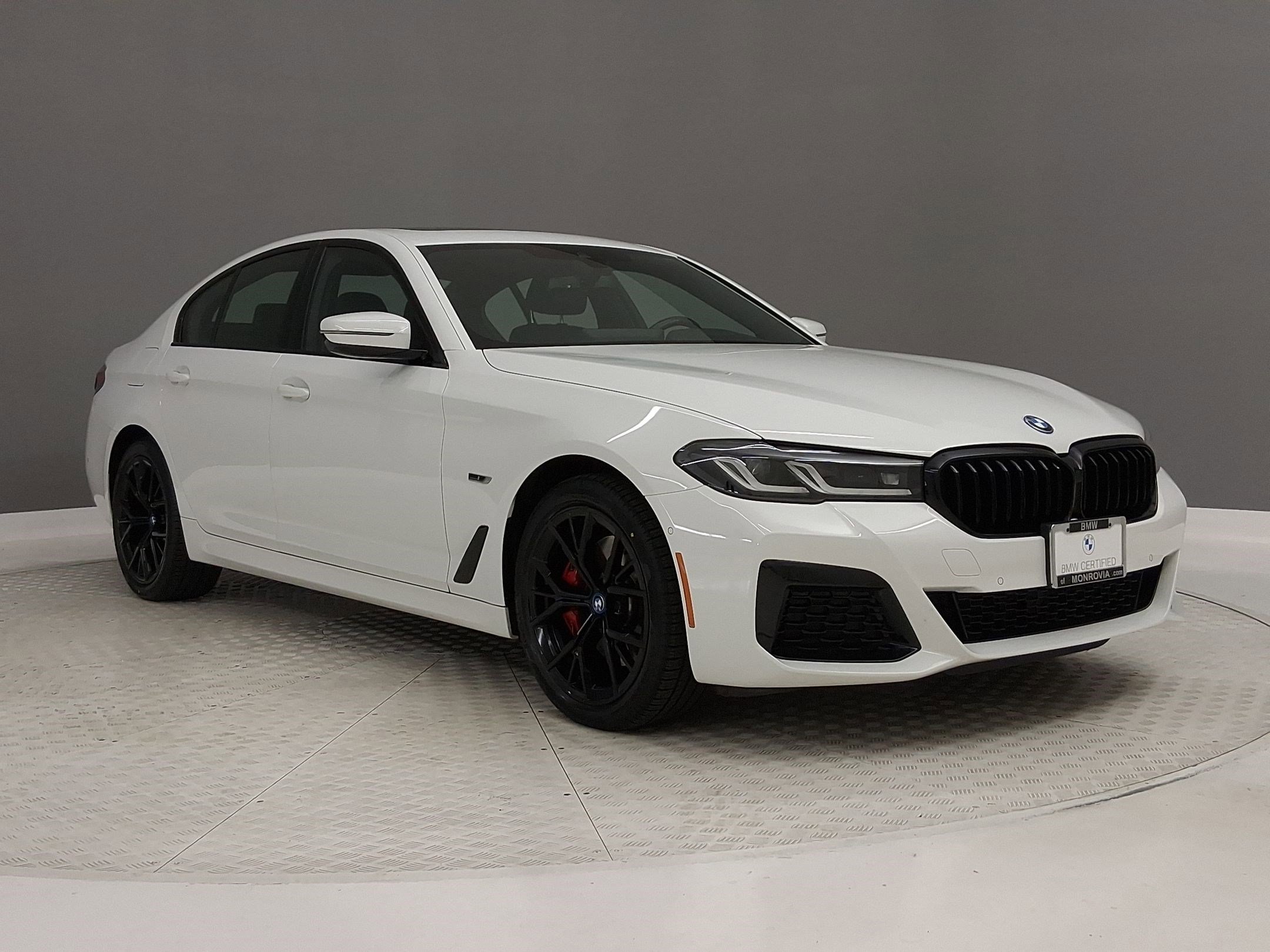 Certified 2023 BMW 530e 530e w/ M Sport Package image 5