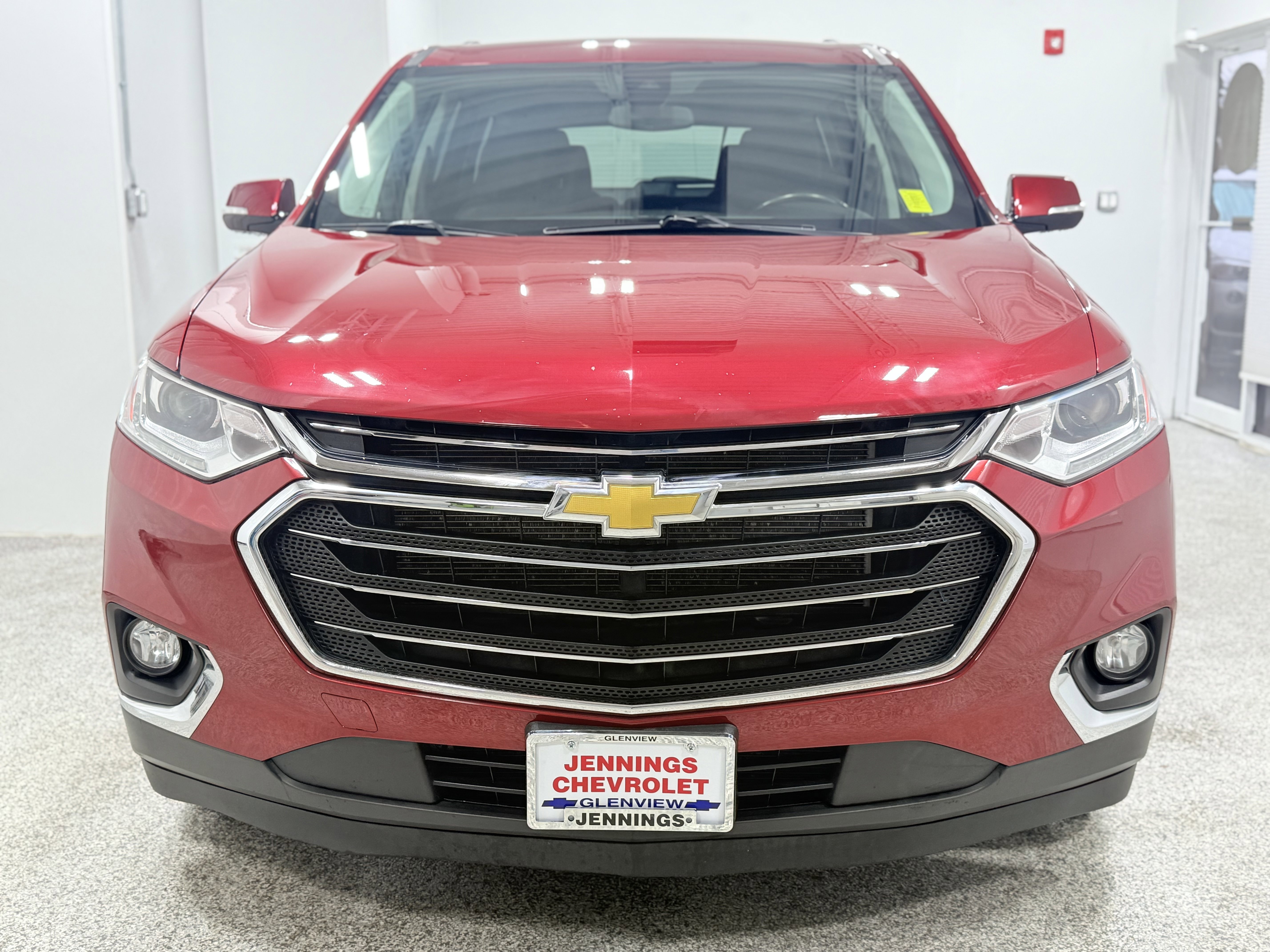 Used 2020 Chevrolet Traverse LT image 2