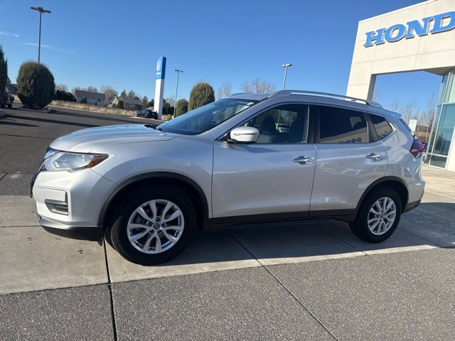 Used 2018 Nissan Rogue SV image 11
