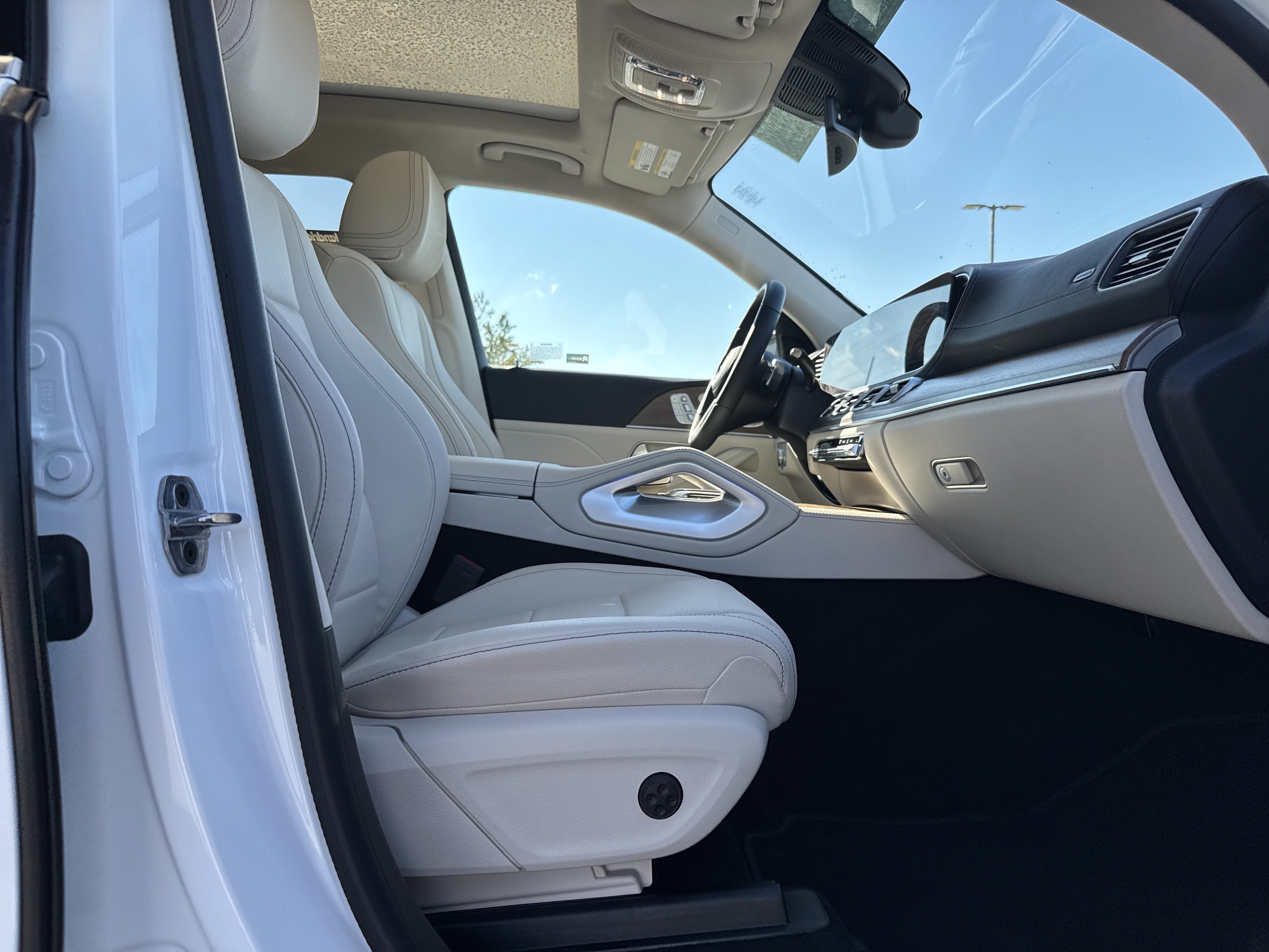 Used 2025 Mercedes-Benz GLS 450 4MATIC image 31