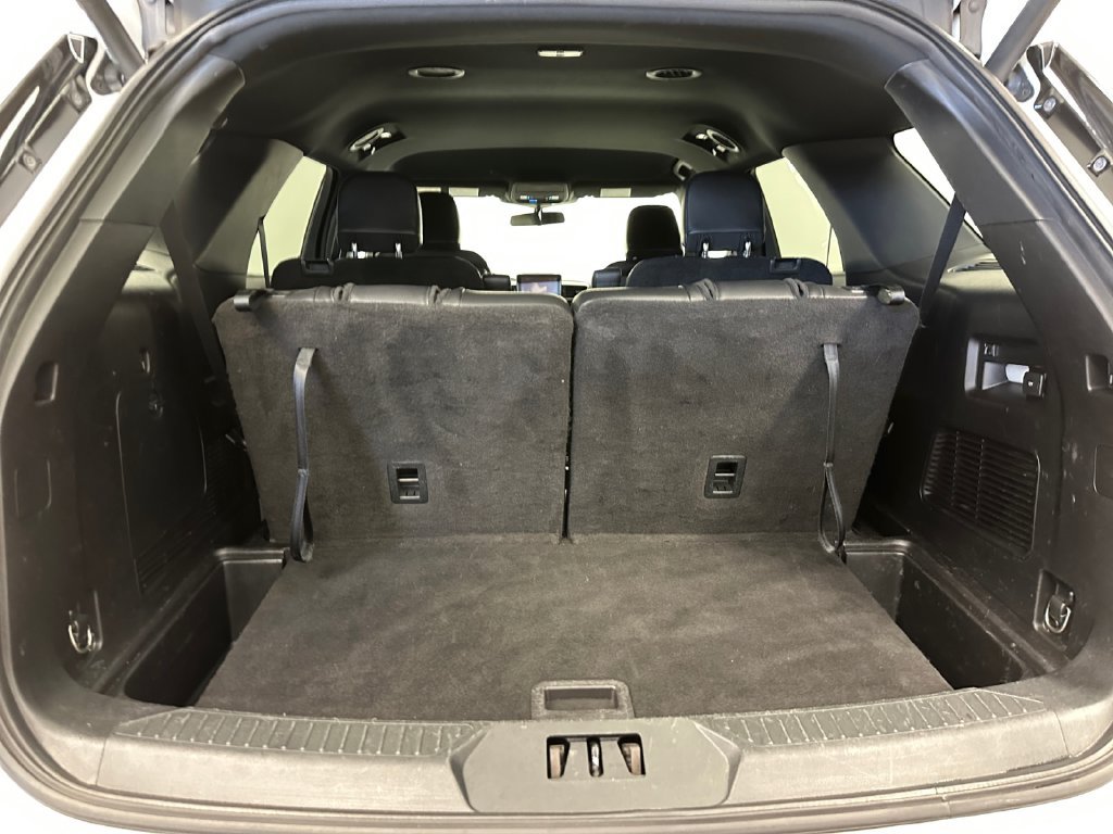 Used 2020 Ford Explorer XLT w/ Equipment Group 202A AWD/4WD image 17