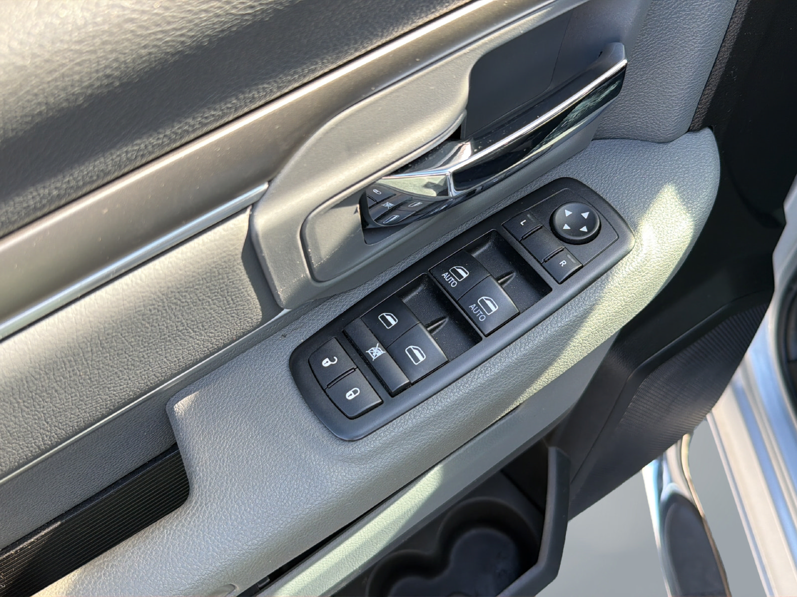 Used 2015 RAM 1500 Big Horn RWD image 28