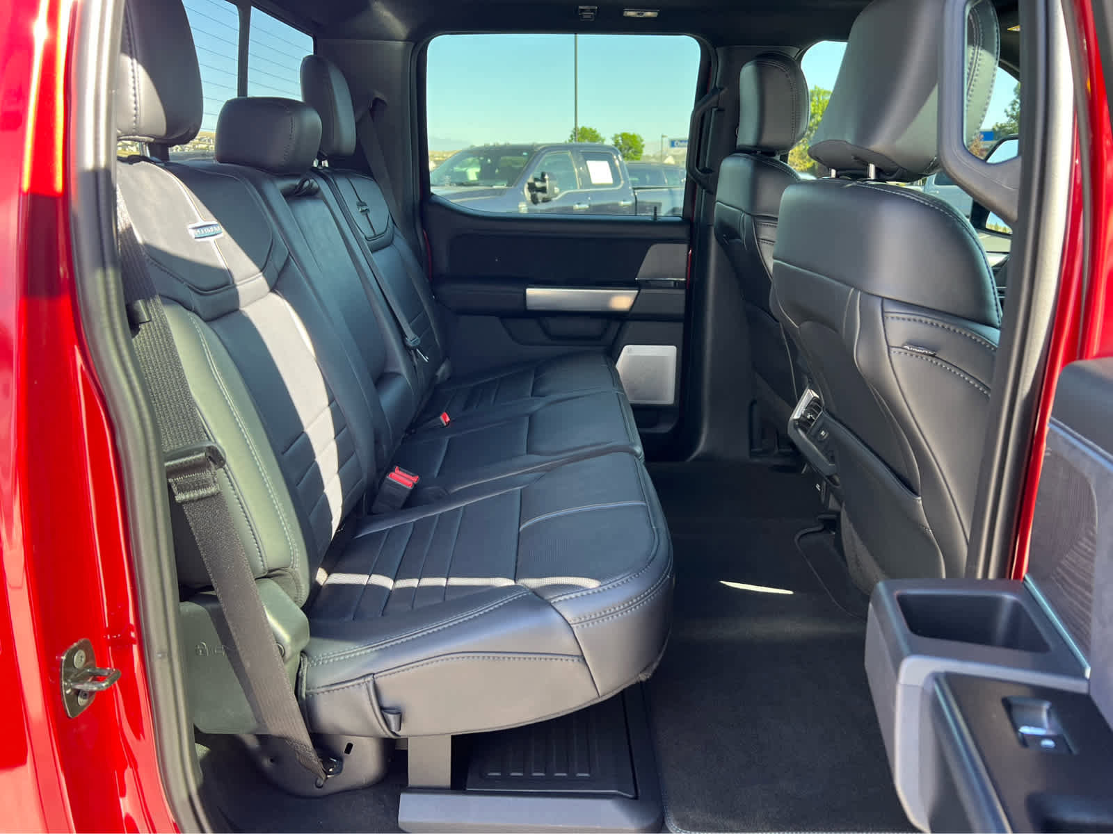 Certified 2025 Ford F450 Platinum w/ FX4 Off-Road Package AWD/4WD image 26