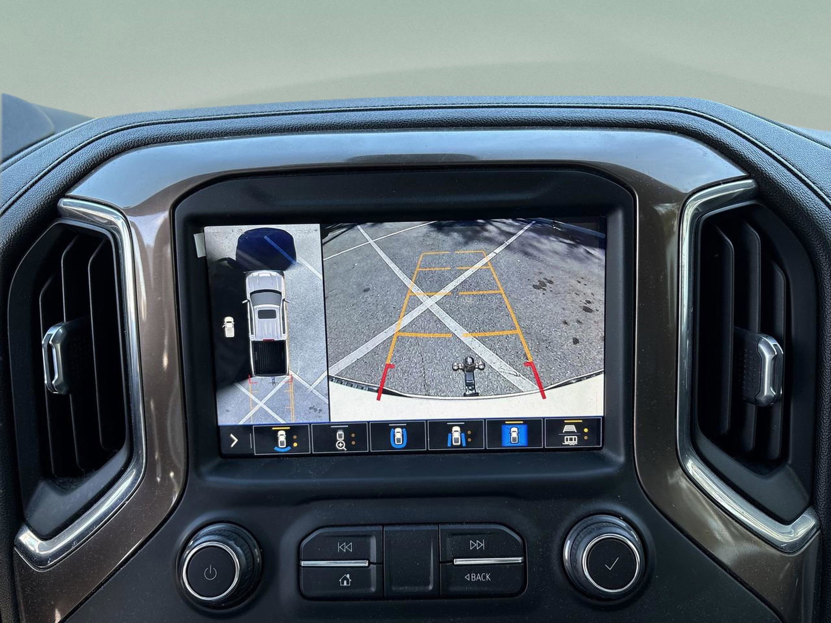 Used 2020 Chevrolet Silverado 1500 High Country w/ Technology Package image 27