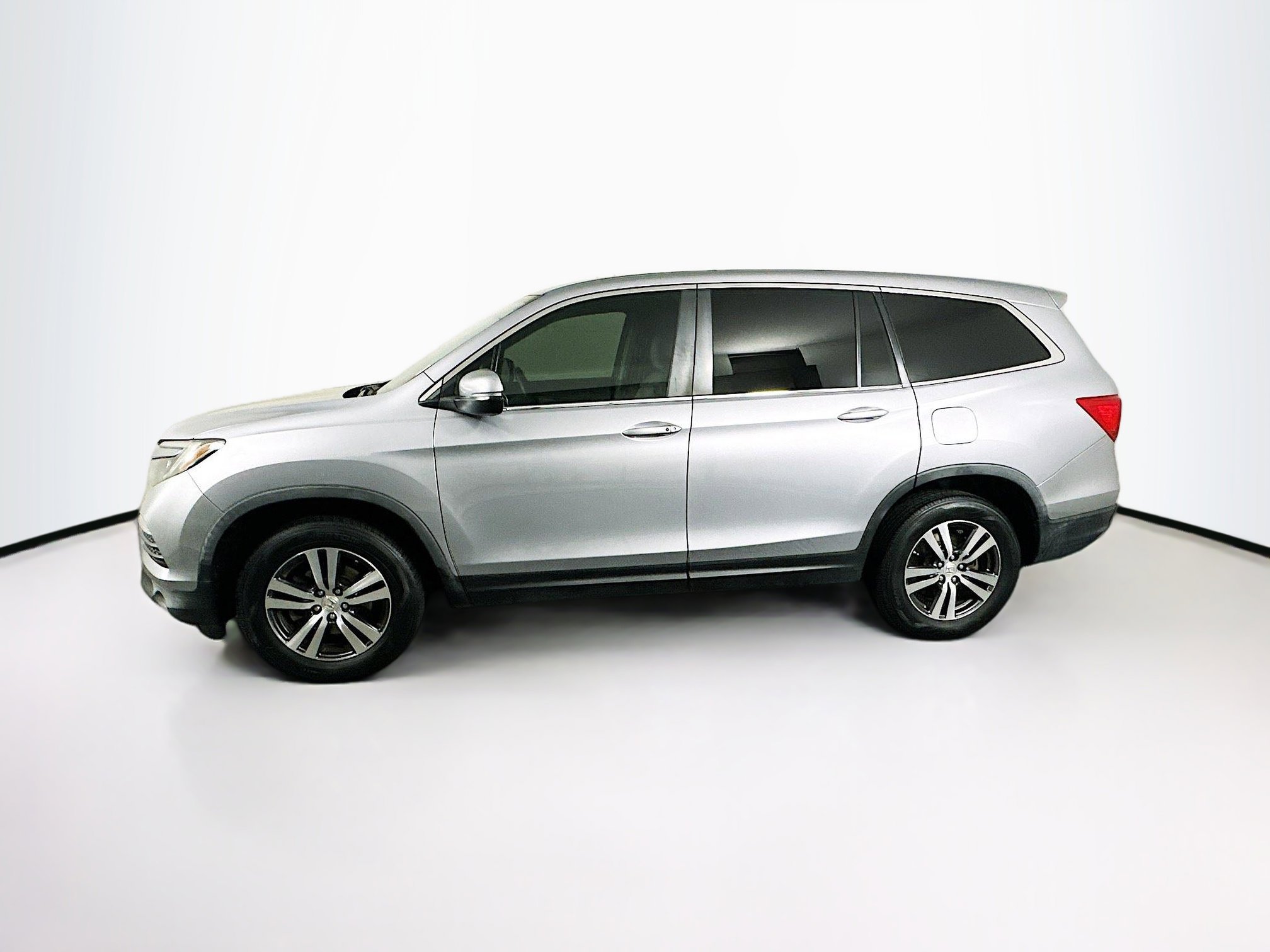 Used 2018 Honda Pilot EX image 4