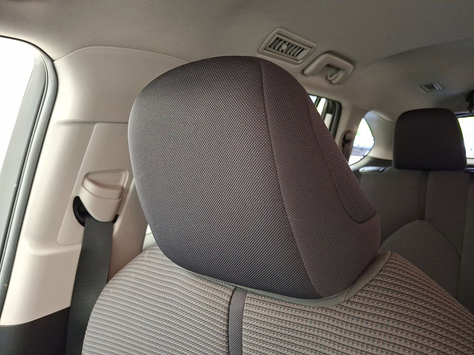 Used 2022 Toyota Highlander LE AWD/4WD image 20