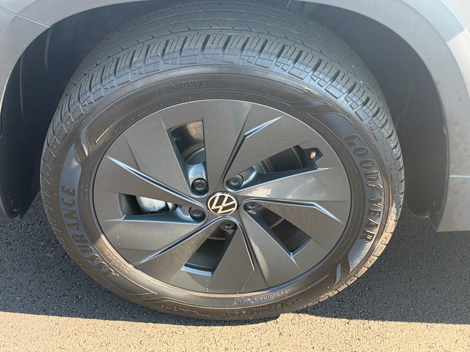 Used 2025 Volkswagen Taos S FWD image 11