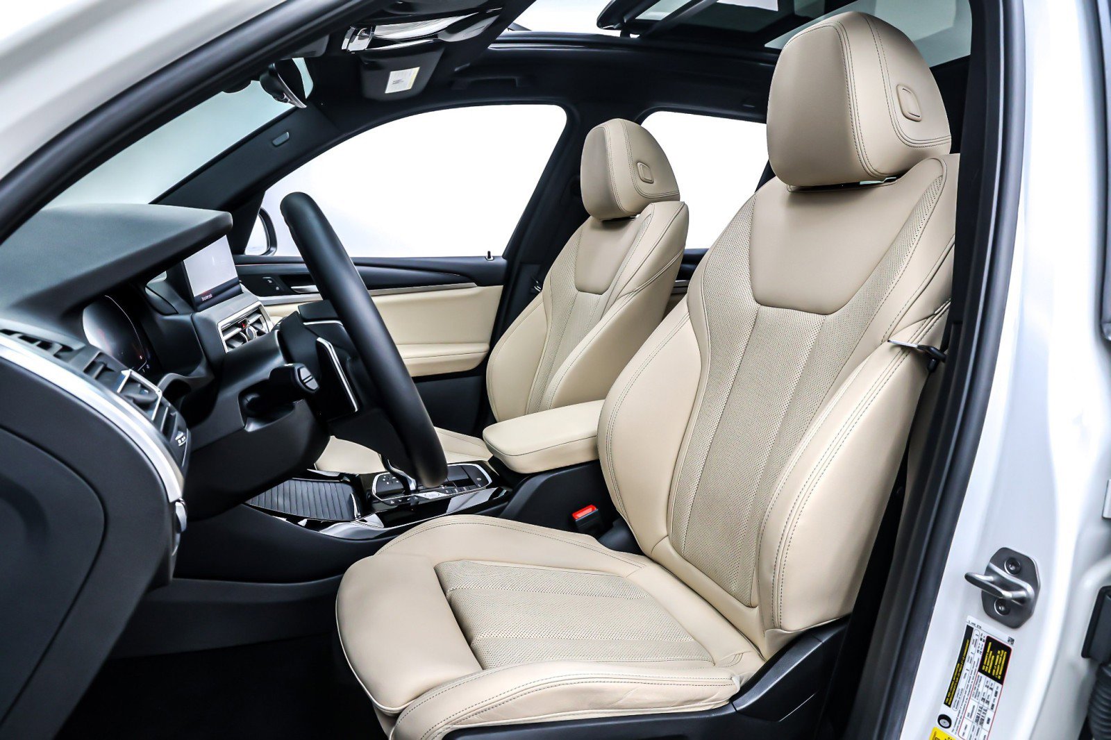 Used 2024 BMW X3 sDrive30i w/ Premium Package image 18