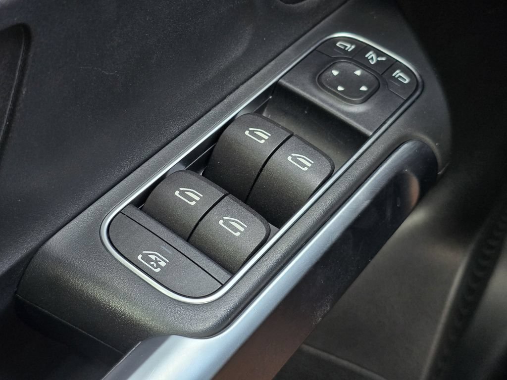 Used 2020 Mercedes-Benz GLB 250 4MATIC image 33