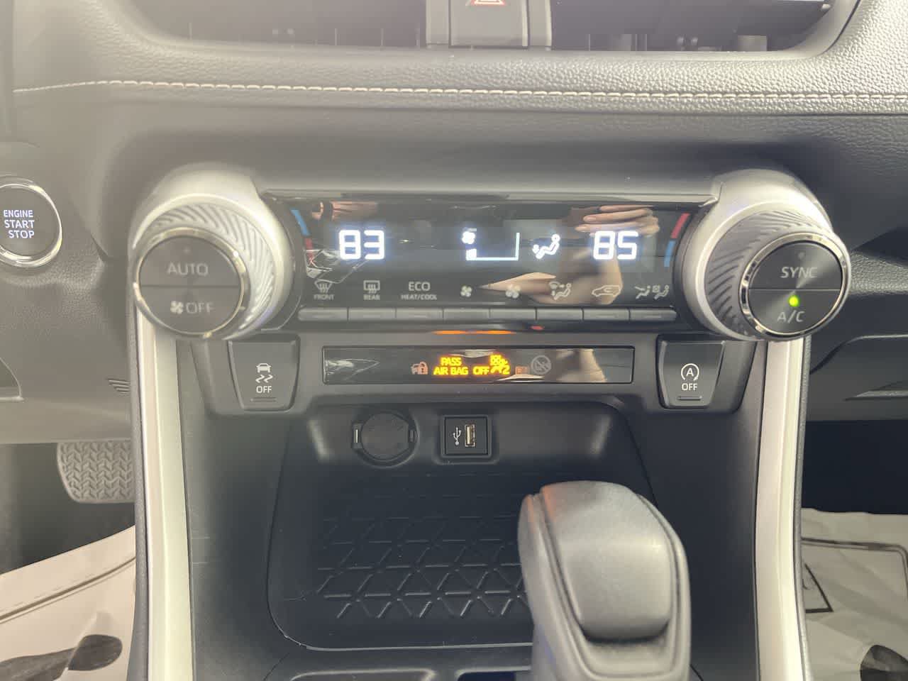 Used 2025 Toyota RAV4 XLE FWD image 20