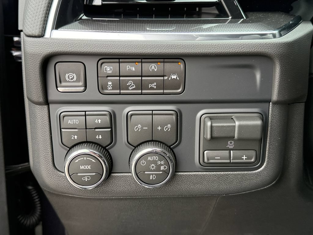New 2026 Chevrolet Suburban RST AWD/4WD image 21