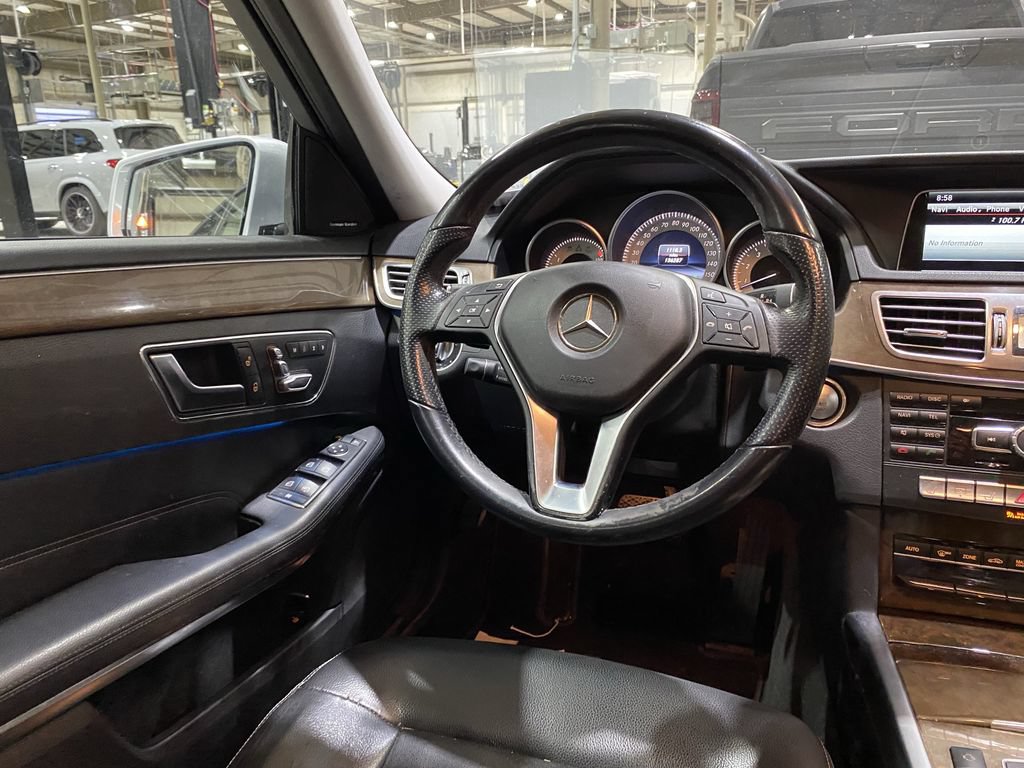 Used 2014 Mercedes-Benz E 350 Sedan image 3