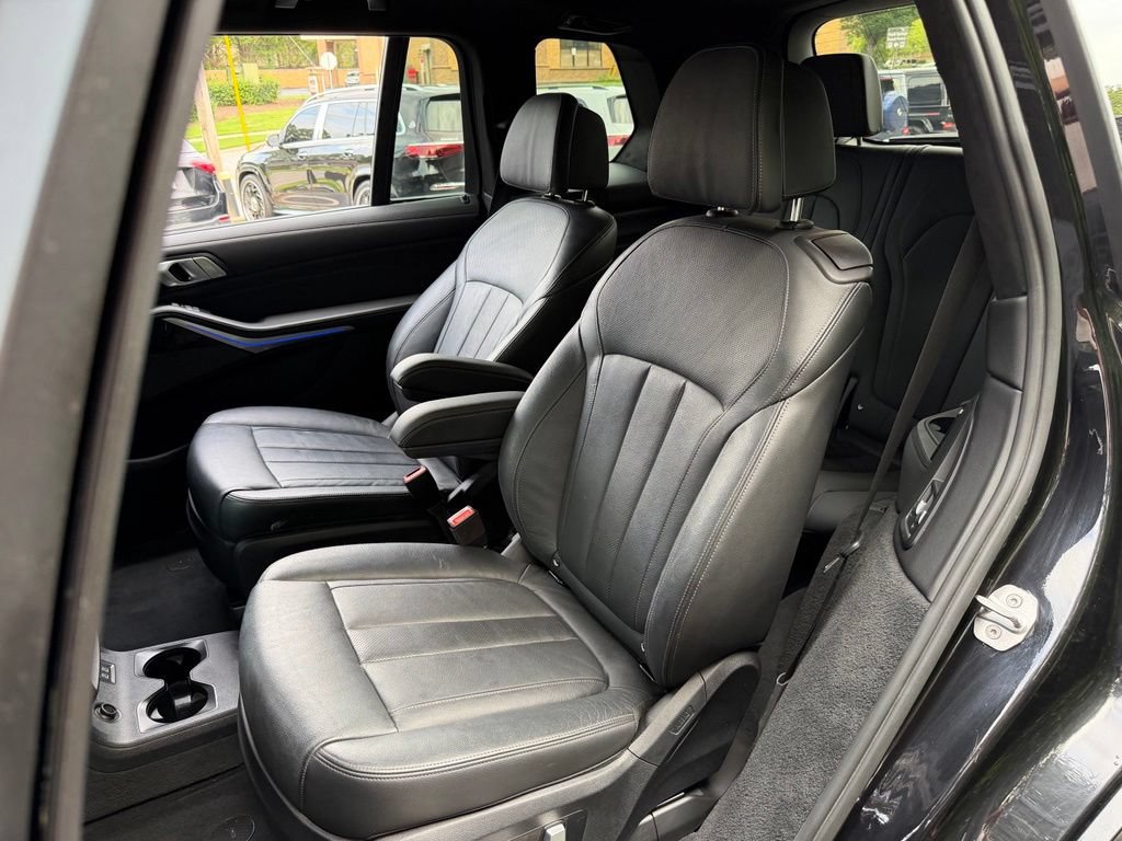 Used 2020 BMW X7 M50i AWD/4WD image 32