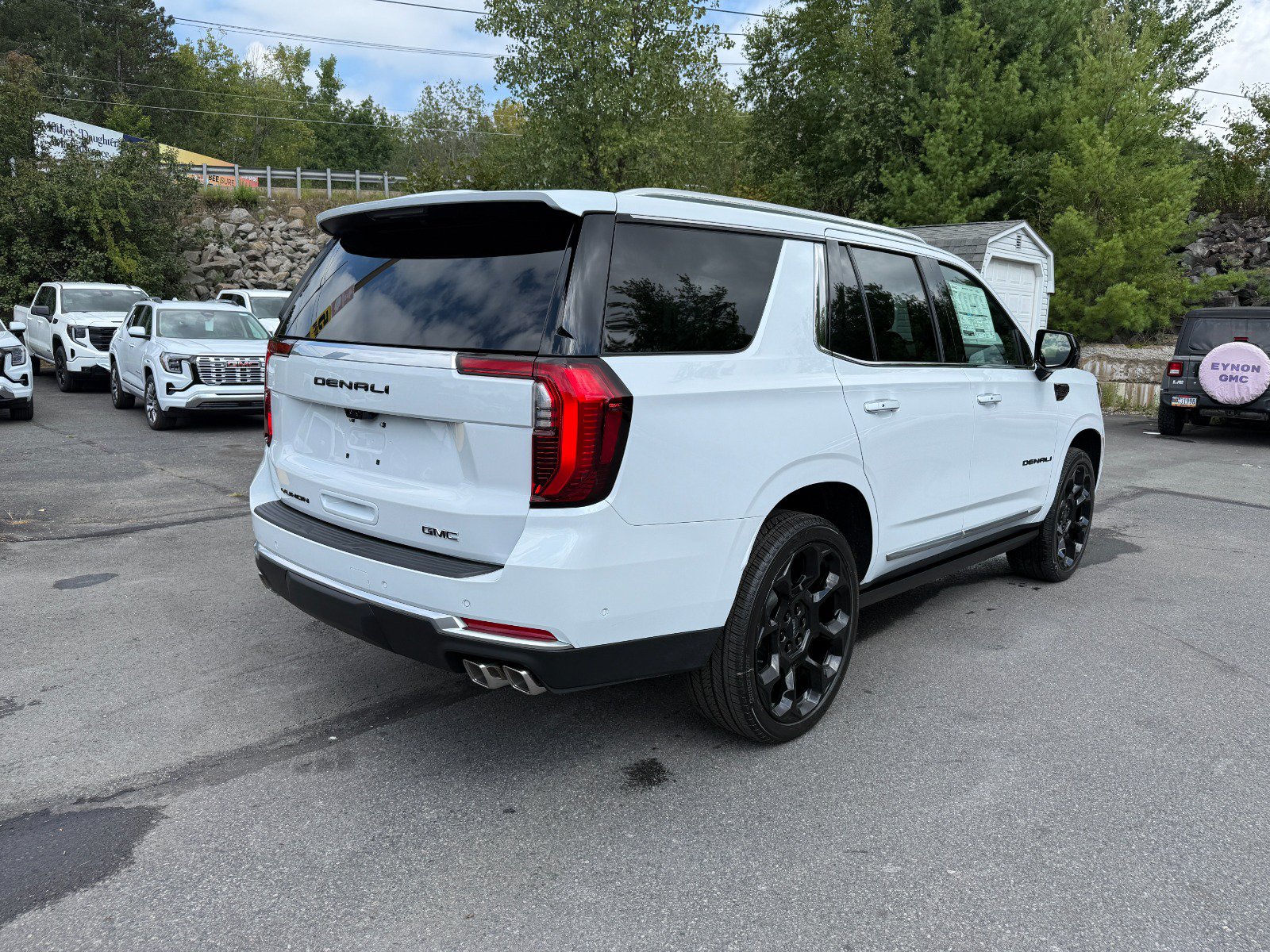 New 2026 GMC Yukon Denali w/ Denali Reserve Package AWD/4WD image 5