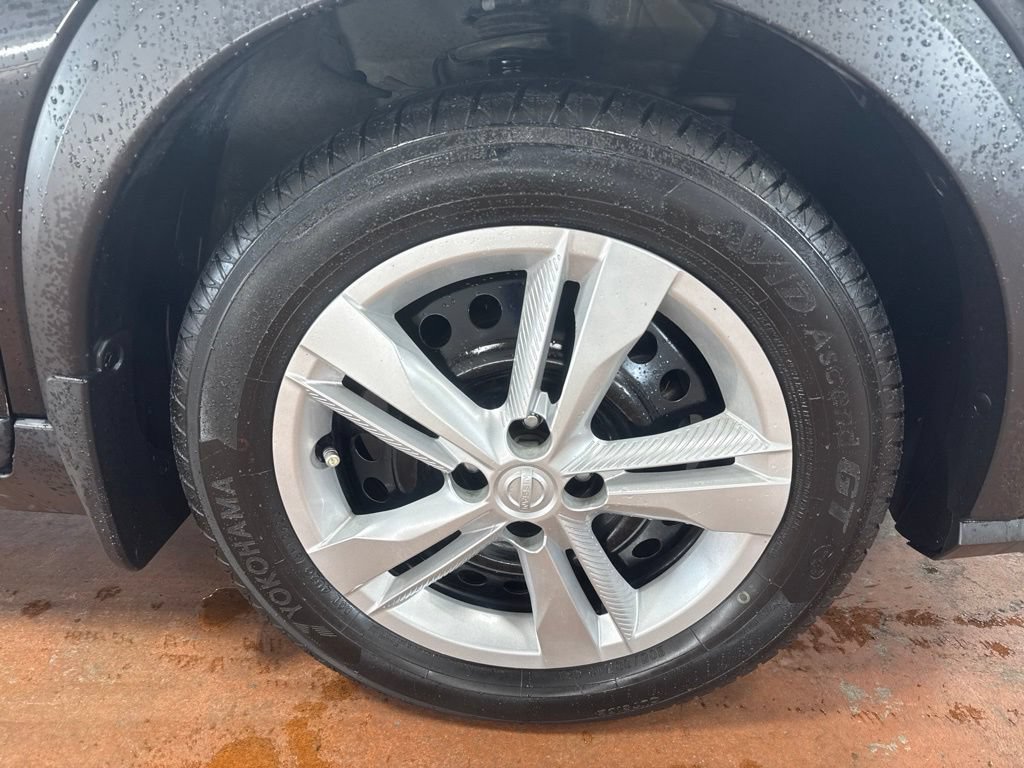 Used 2021 Nissan Kicks S FWD image 11