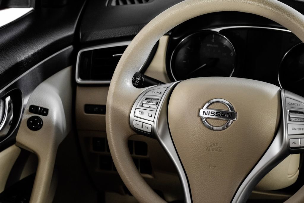 Used 2015 Nissan Rogue SV image 13