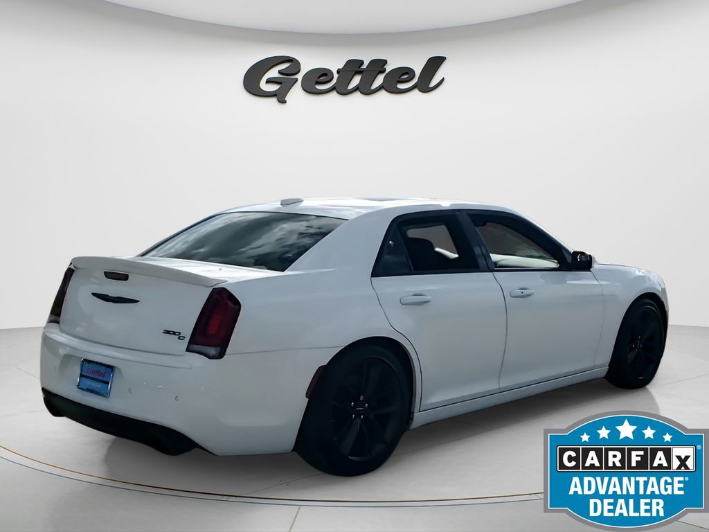 Used 2023 Chrysler 300 C image 8