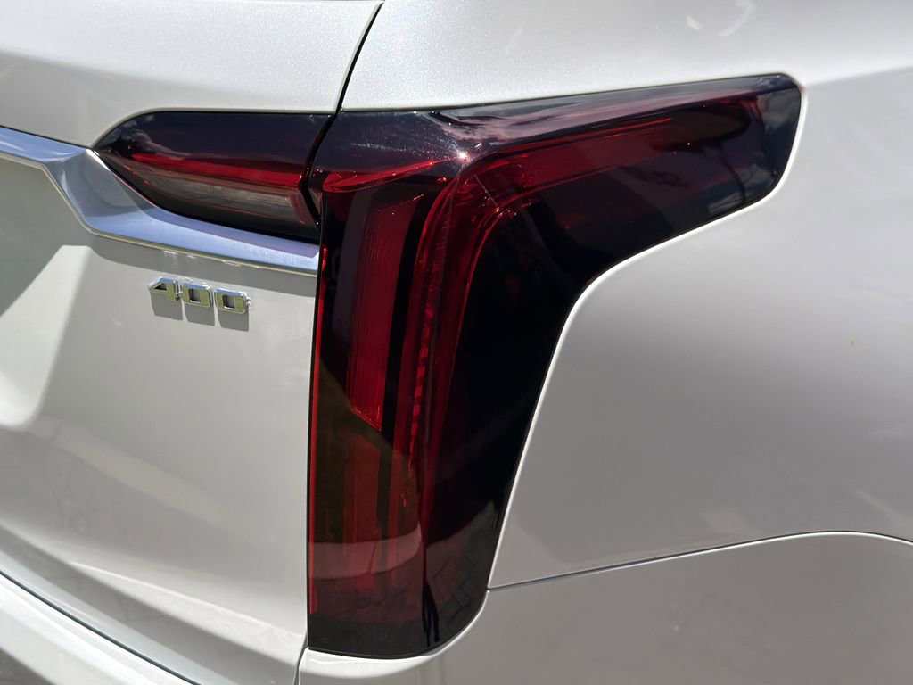 Certified 2025 Cadillac XT6 Premium Luxury FWD image 8
