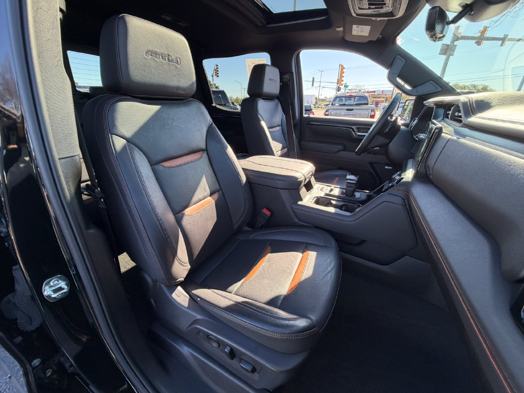 Certified 2025 GMC Sierra 1500 AT4 w/ Technology Package AWD/4WD image 17