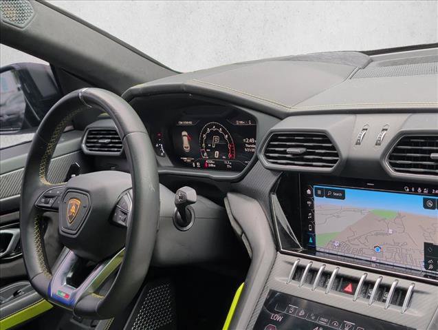 Used 2022 Lamborghini Urus AWD/4WD image 24