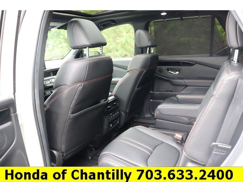 Certified 2025 Honda Pilot TrailSport image 26