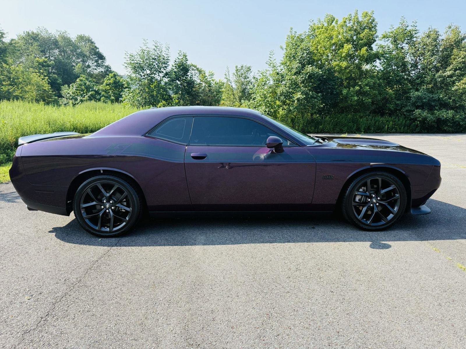 Used 2022 Dodge Challenger R/T w/ Blacktop Package image 7