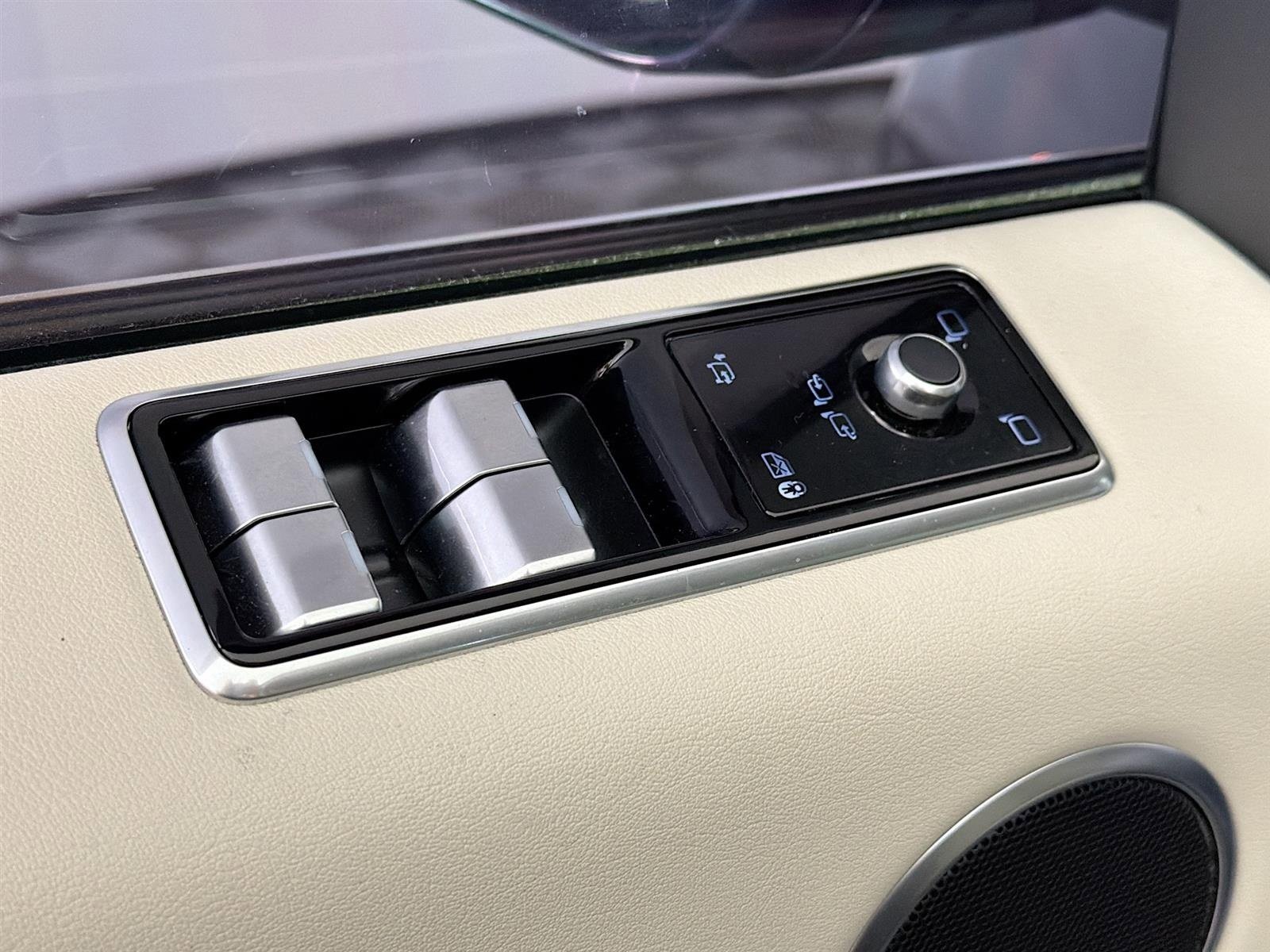 Used 2022 Land Rover Range Rover Sport HSE Silver Edition image 21