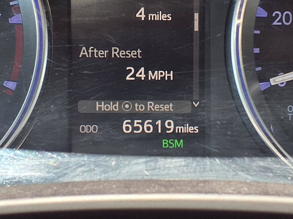 Used 2019 Toyota Highlander XLE FWD image 35