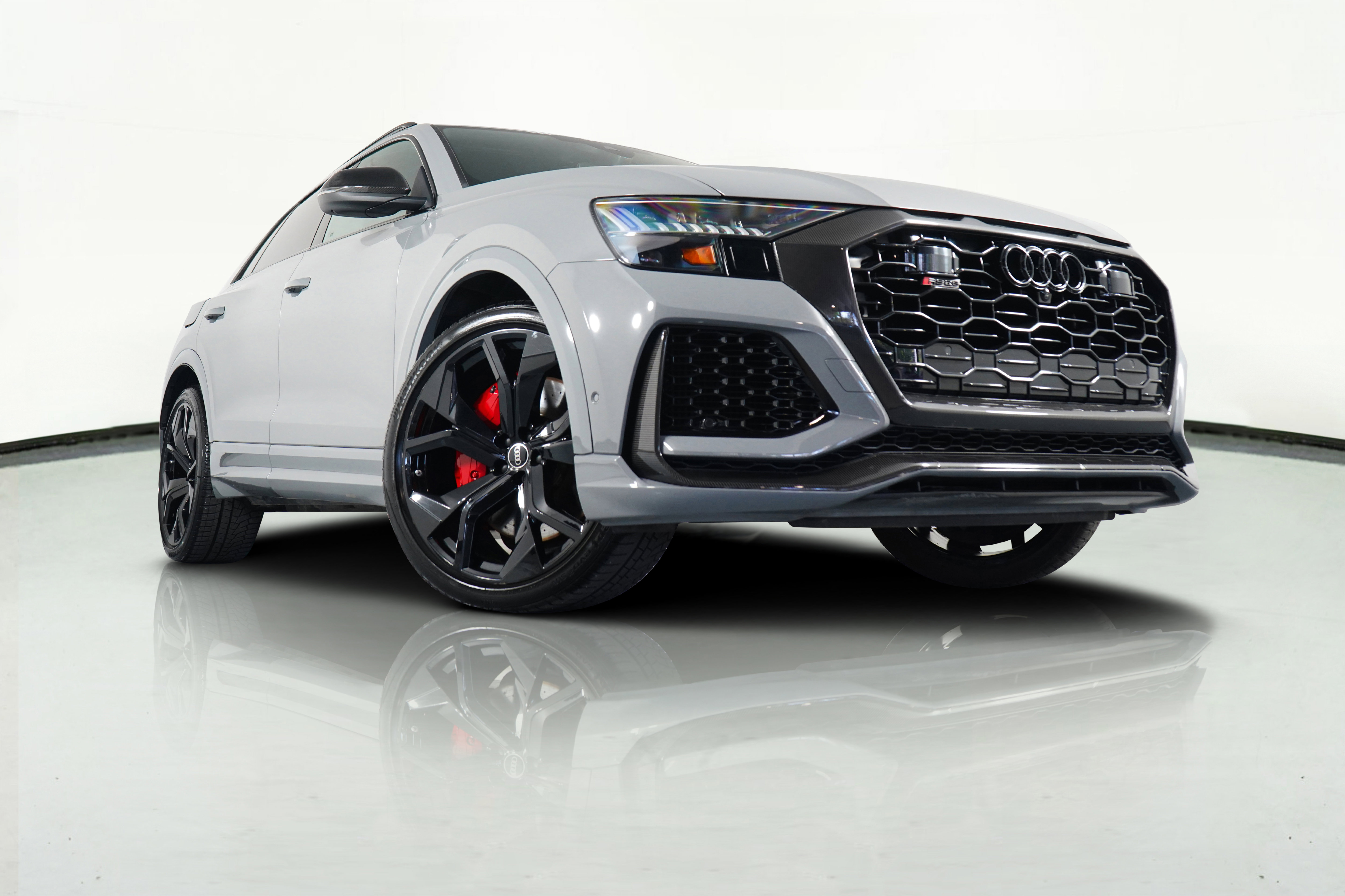 Used 2024 Audi RS Q8 image 2