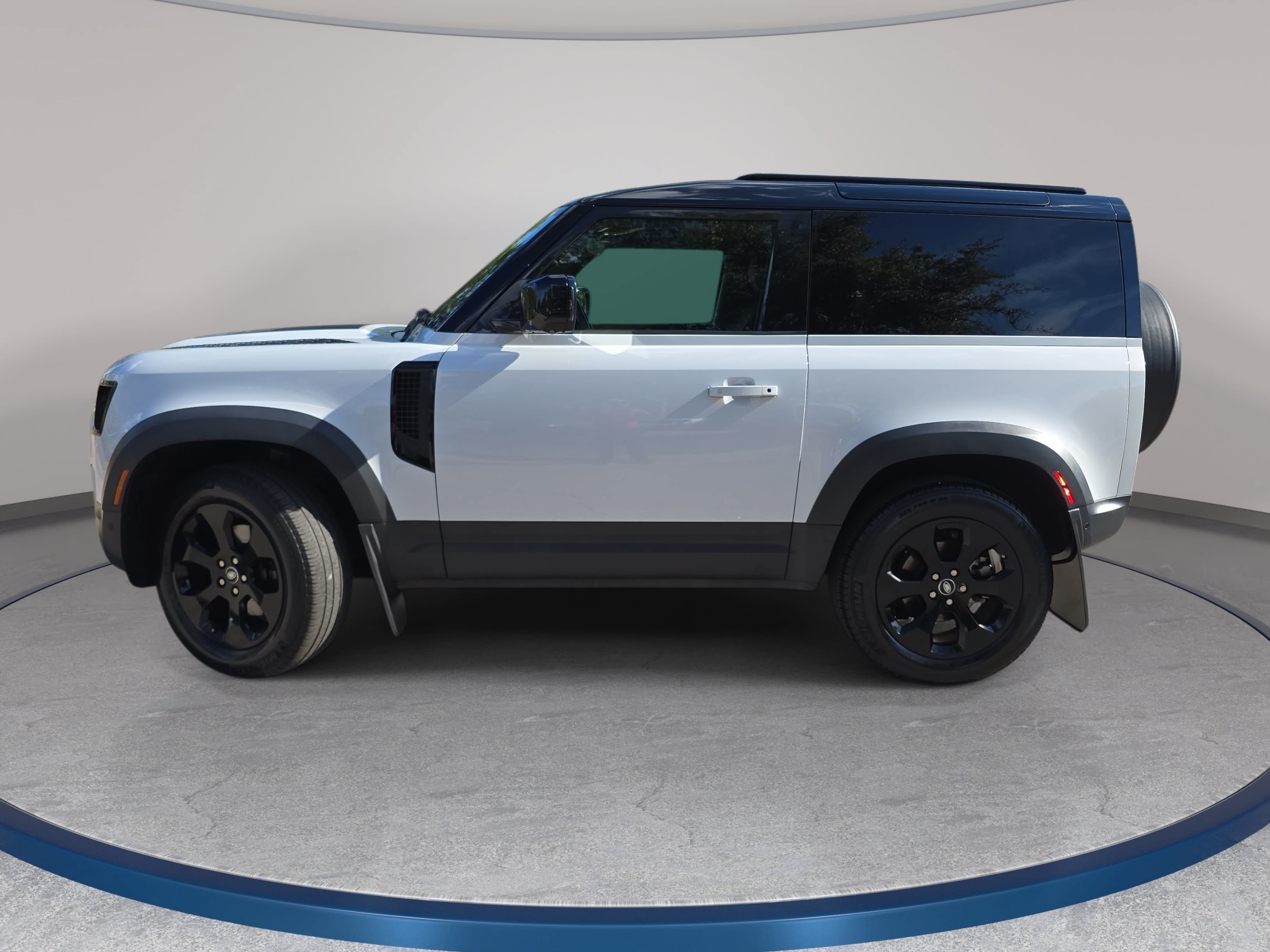 Used 2021 Land Rover Defender 90 S AWD/4WD image 8