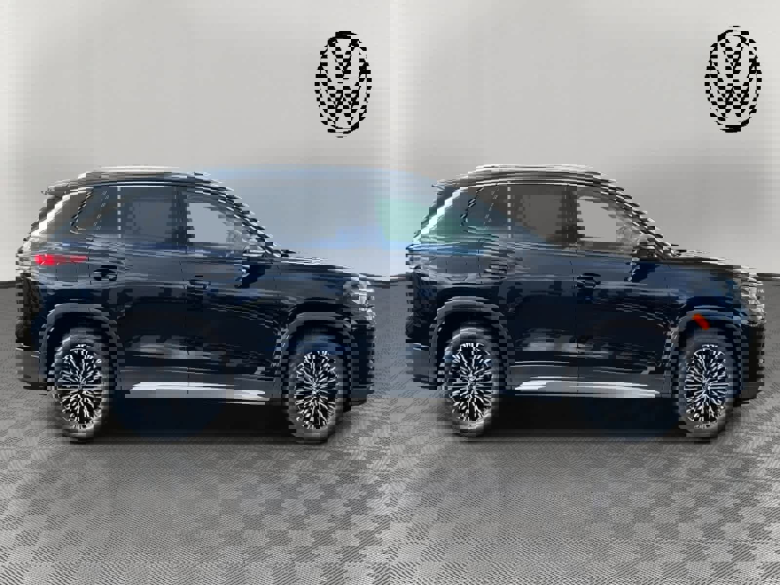 New 2025 Volkswagen Tiguan S image 2