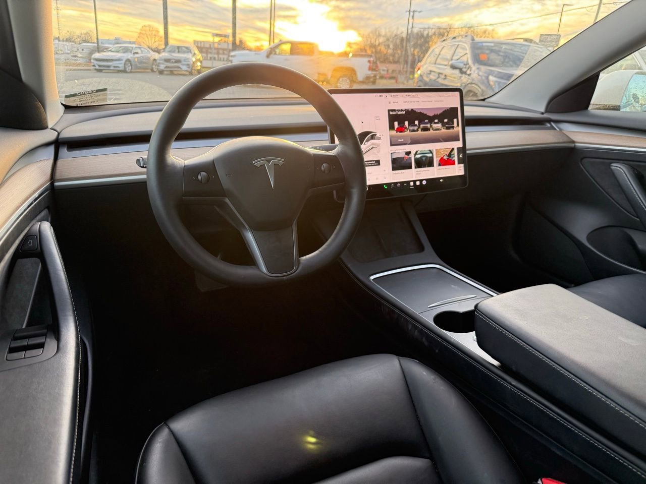 Used 2023 Tesla Model 3 Standard Range image 4
