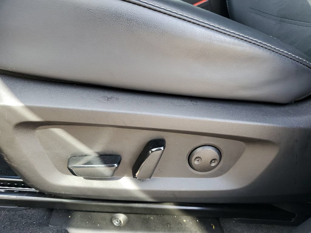 Used 2025 Mitsubishi Outlander SE FWD image 17